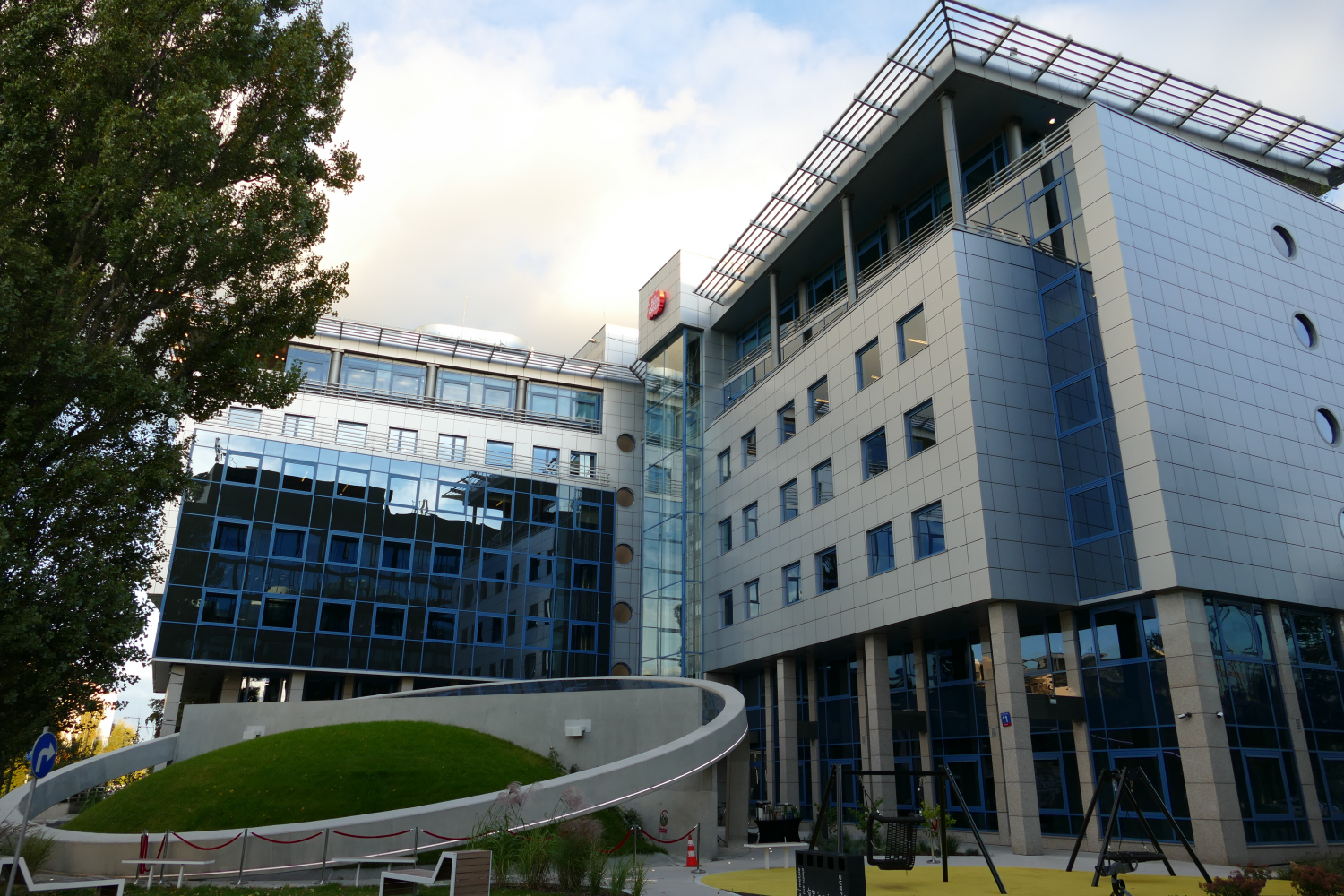 Zdjęcie architektury budynku Siedziba firmy Mostostal (obecnie Adgar Bit)